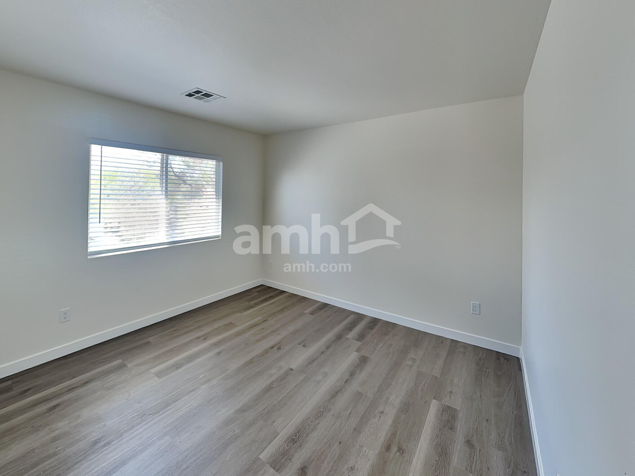 Building Photo - 1029 Maple Pines Ave