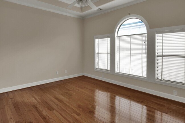 Building Photo - 2414 Dorrington St