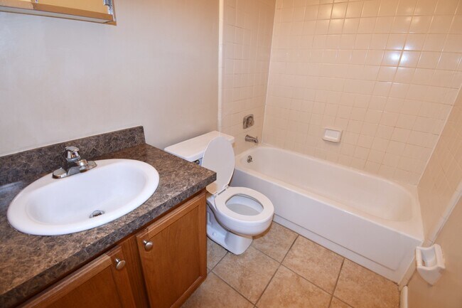 Building Photo - 2635 SW 35th Pl
