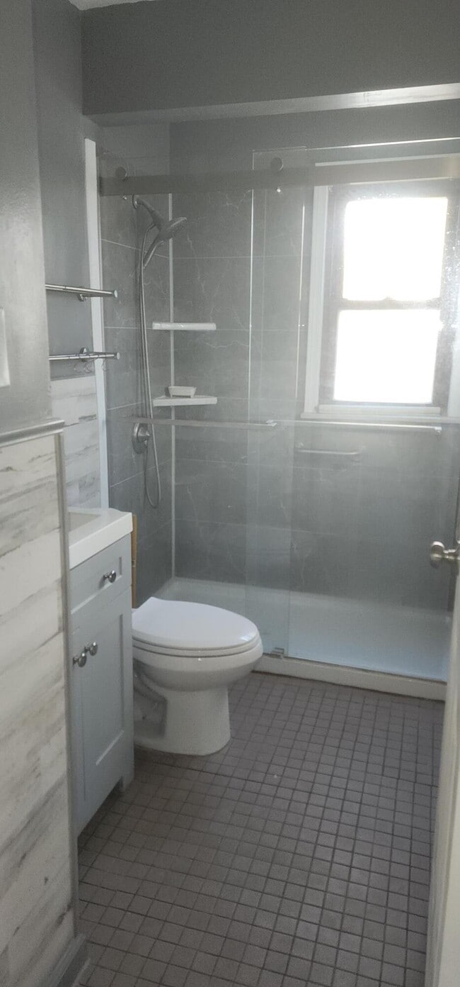 Building Photo - 6793 Pelham Rd