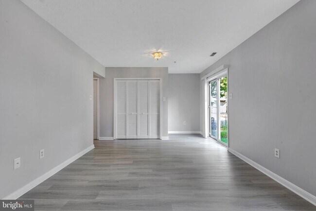 Building Photo - 3917 Elkhorn Cir