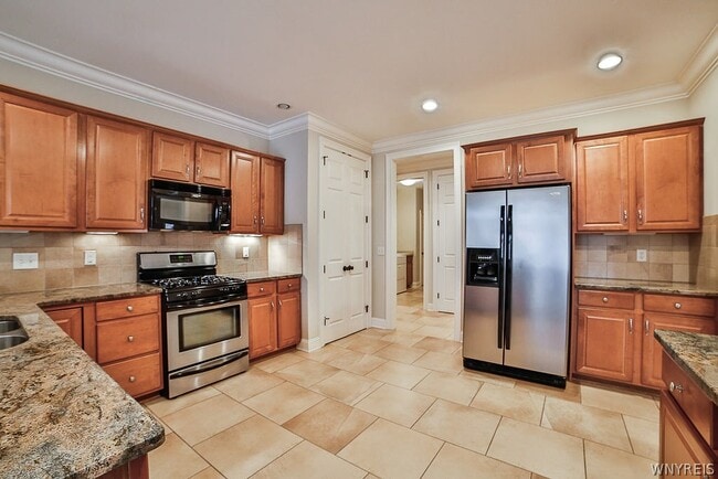 Building Photo - 9 Hidden Creek Ct