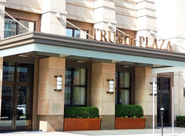 Building Photo - 88 Morgan St