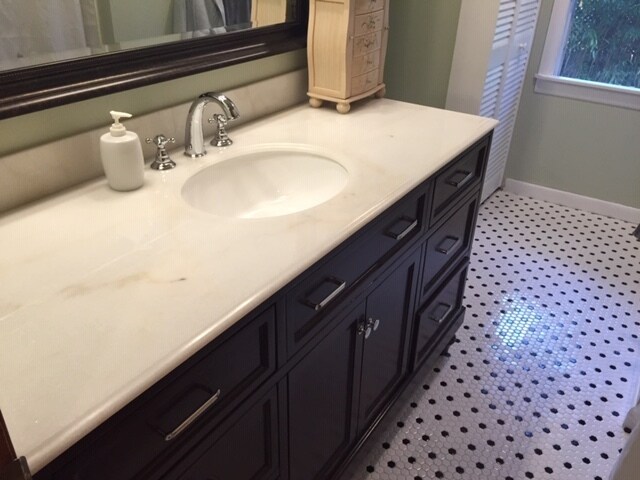 5 foot vanity, and tiled floors. - 117 Monte Vista Ave