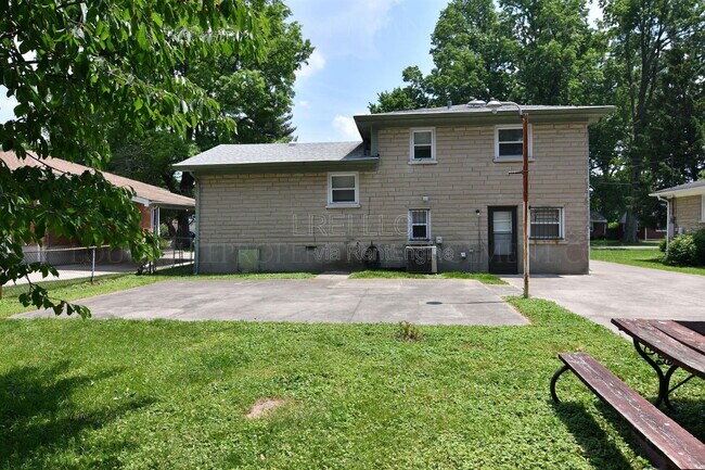 Building Photo - 5122 Braidwood Dr