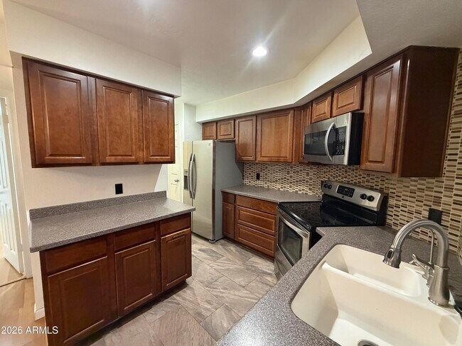 Building Photo - 2333 E Southern Ave