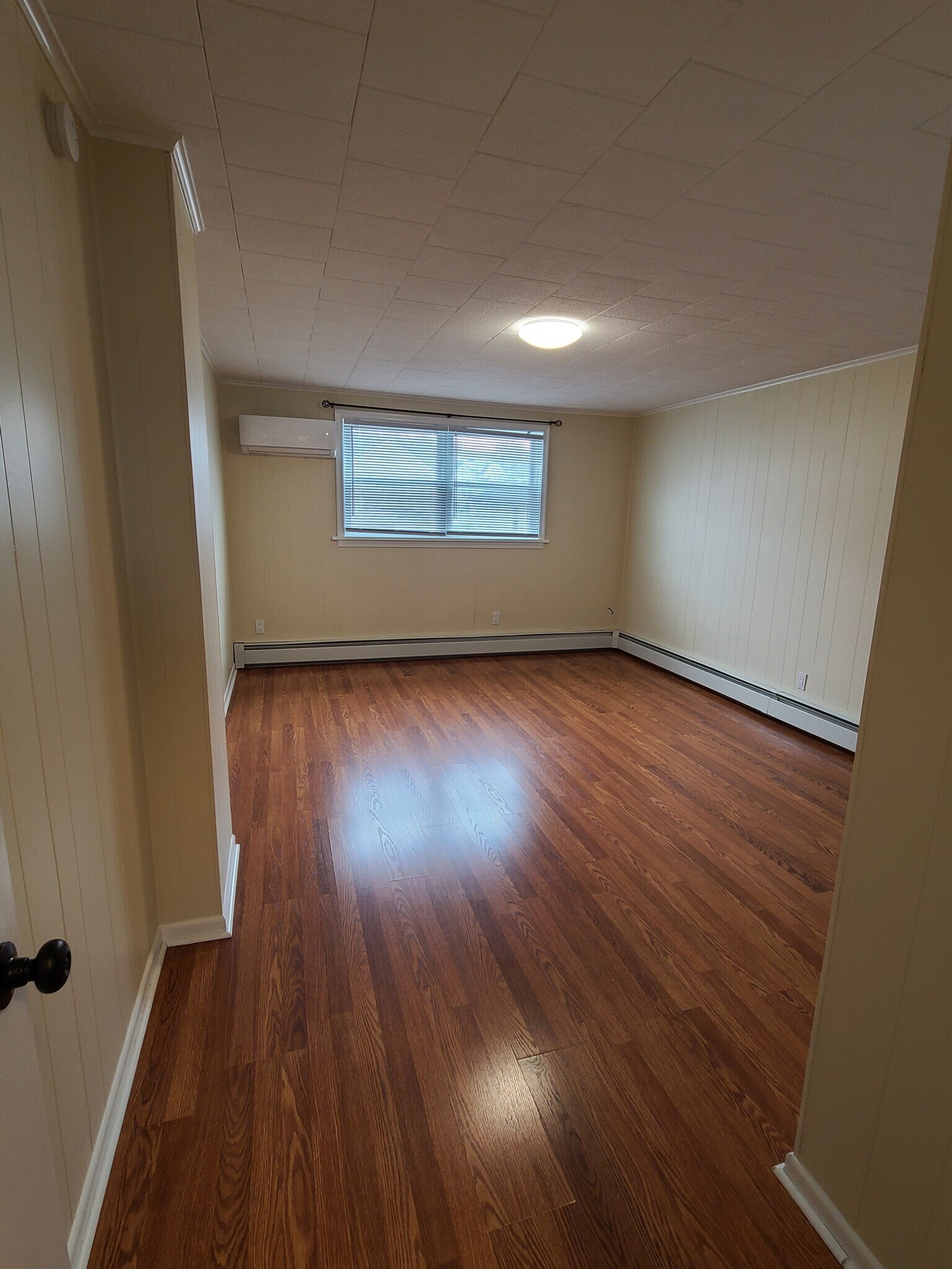 Bedroom1 - 66 Hillside St