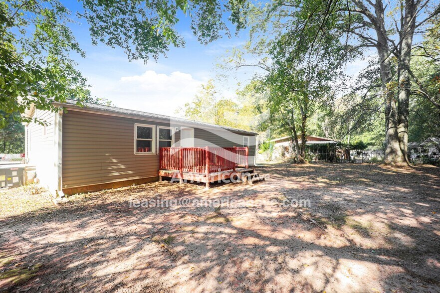 Building Photo - 225 Holly Smith Dr