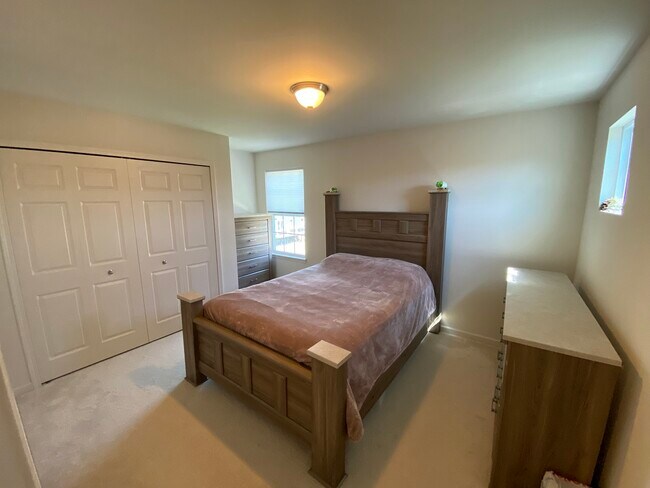 Building Photo - 4263 Lilac Ln