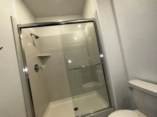 Building Photo - Beautiful 4 bedroom new home in Sierra wes...