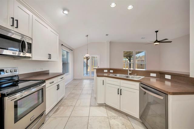 Building Photo - 13913 Gallant Fox Ct