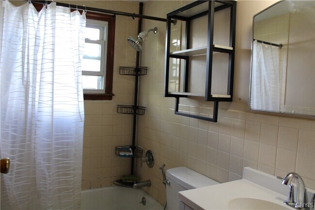 Building Photo - 417 Hazelhurst Ave