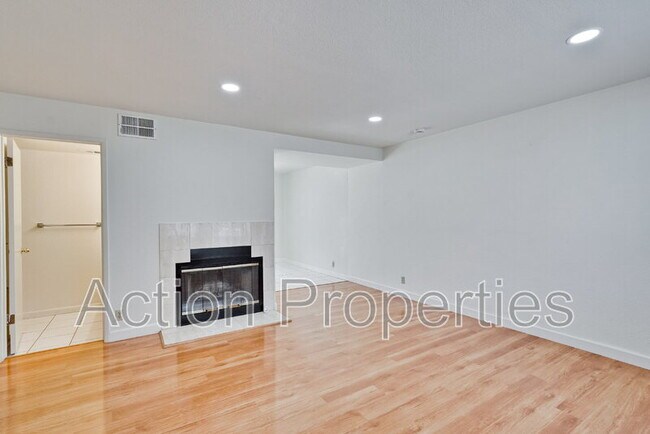 Building Photo - 4010 Shanj Ct