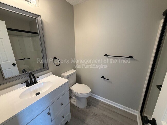 Building Photo - 521 Mill Pond Dr