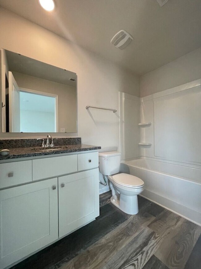 Building Photo - DogwoodVillageTRL108