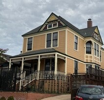 Building Photo - 633 20th St