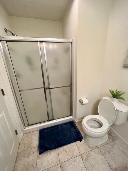 Building Photo - 101 Brownstone Ct