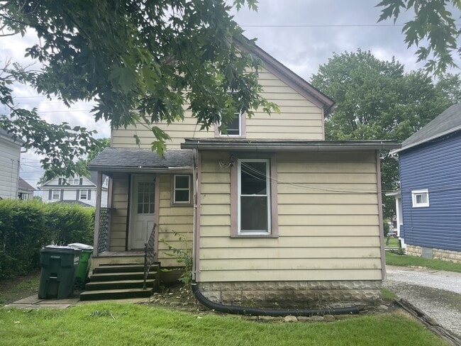 Building Photo - 981 W Hopocan Ave