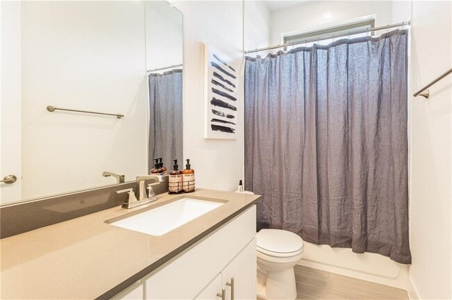 Building Photo - 718 Whitetail Dr
