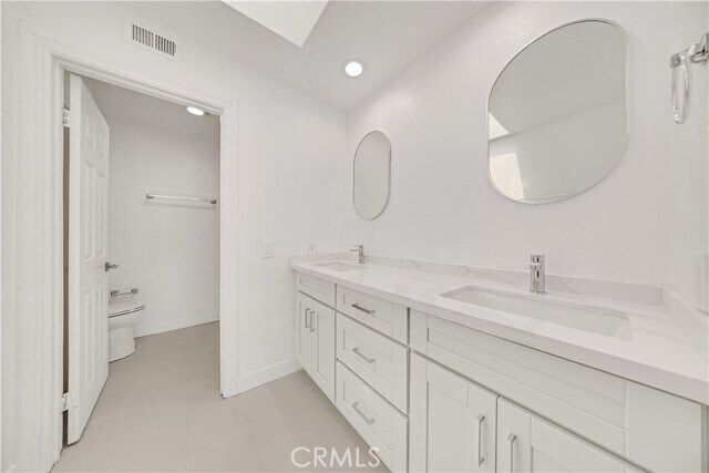 Building Photo - 6289 Sunny Meadow Ln