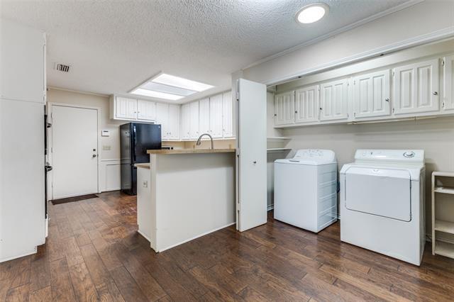 Building Photo - 7087 Regalview Cir