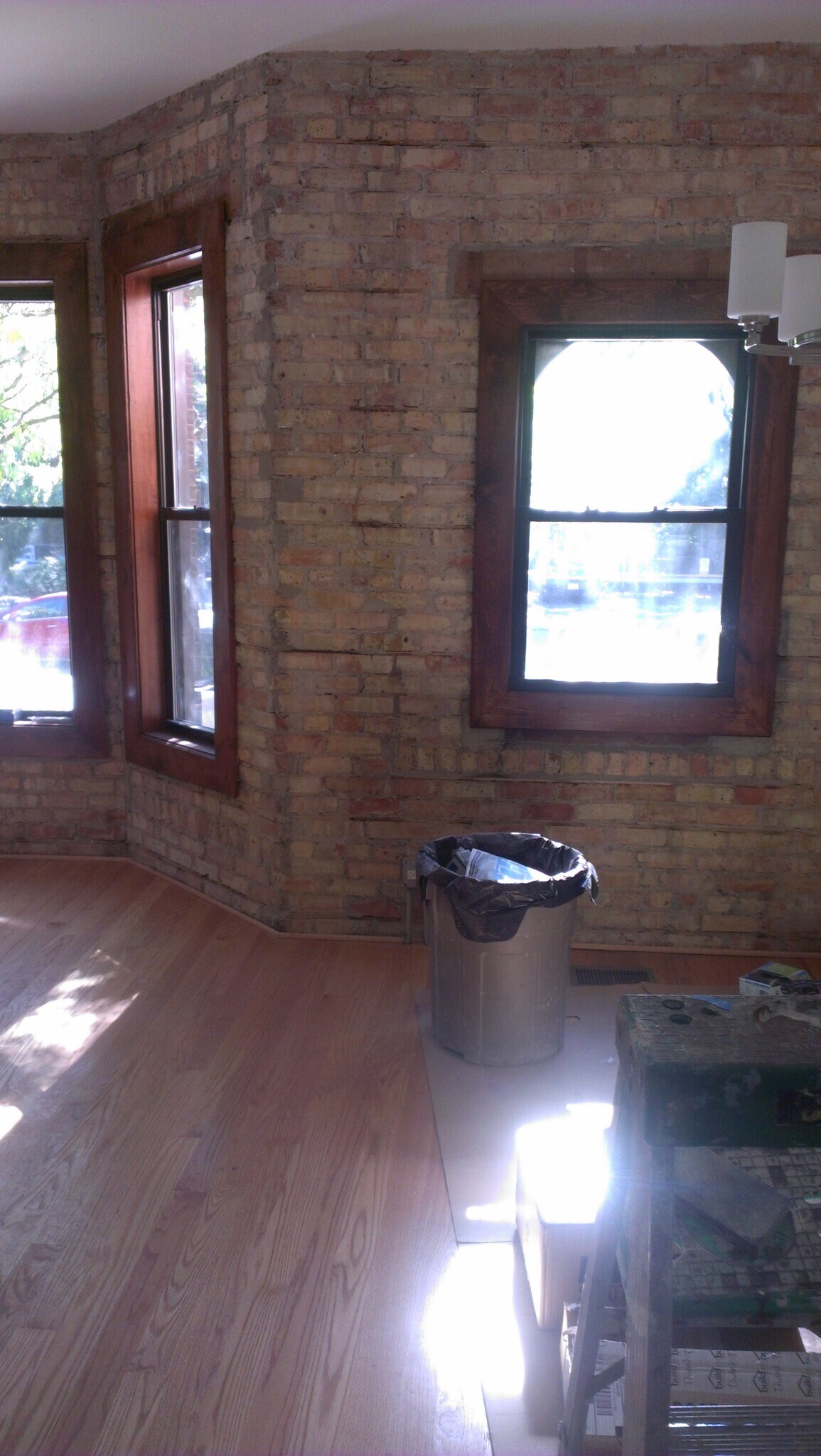 Building Photo - 1758 W Montrose