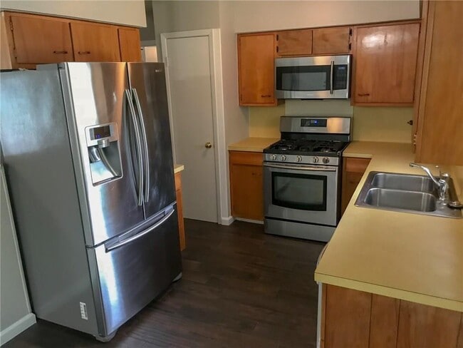 Building Photo - 8202 Renton Dr