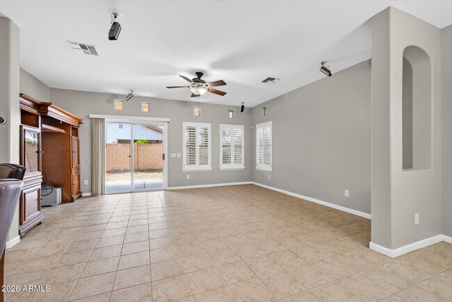 Building Photo - 10639 W Alex Ave