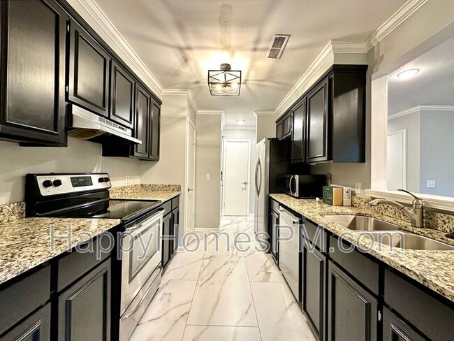 Building Photo - 1208 Village Creek Ln