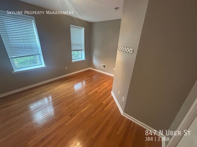 Building Photo - 847 N Uber St