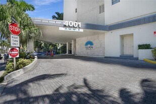 Building Photo - 4001 S Ocean Dr