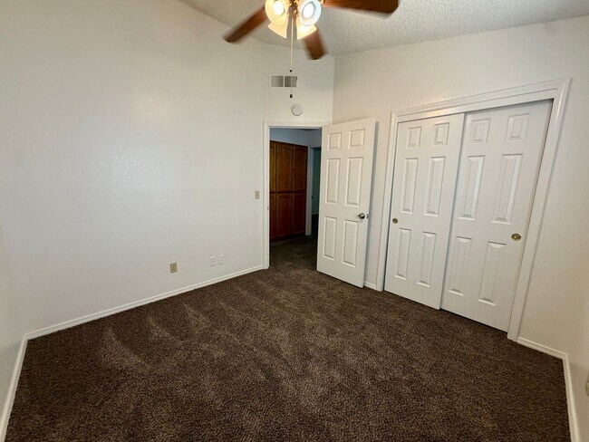 Building Photo - 4 Bed, 2.5 Bath Home with 3-Car Garage in Clovis Unified School District