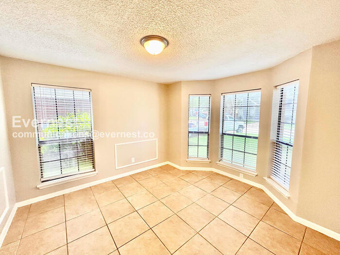 Building Photo - 1404 Ardmore Dr