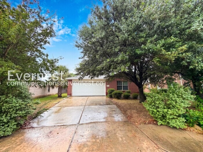 Building Photo - 109 Covey Ln