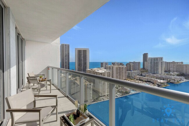 Building Photo - 2602 E Hallandale Beach Blvd