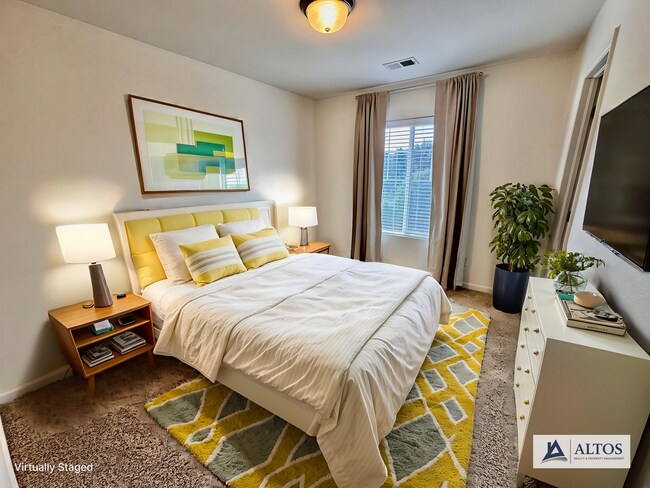 Building Photo - Large 4 bedroom home with a Fully Finished...