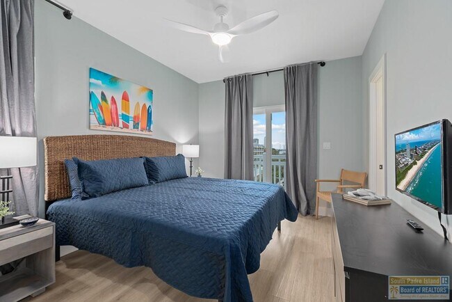 Building Photo - 111 W Sunny Isle Dr