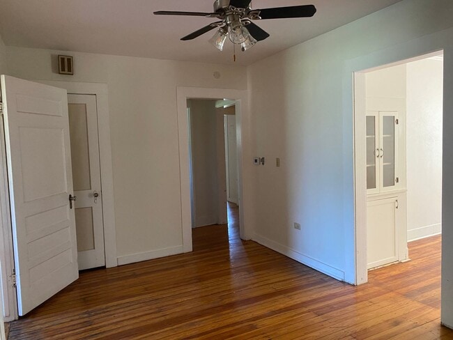 Building Photo - 933 Beck St