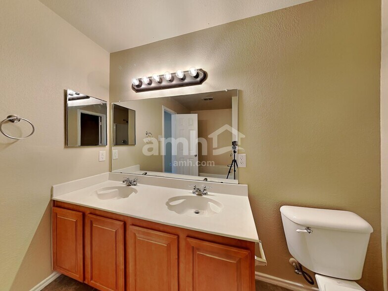 Building Photo - 13149 Cowper Dr