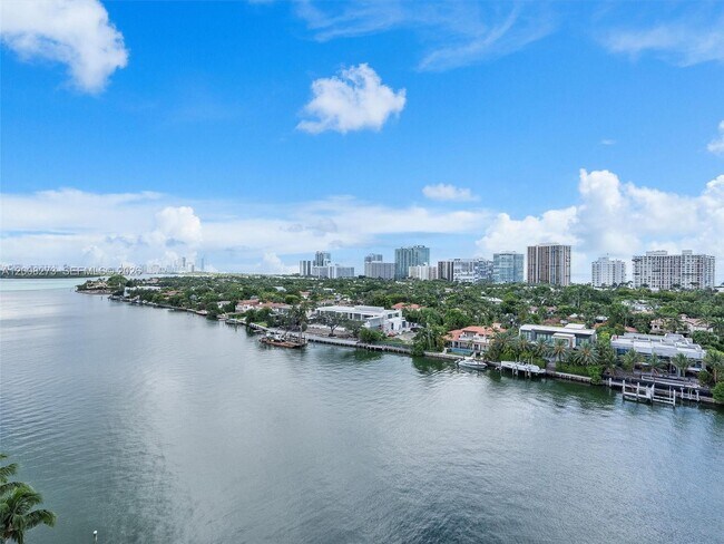 Building Photo - 9751 E Bay Harbor Dr