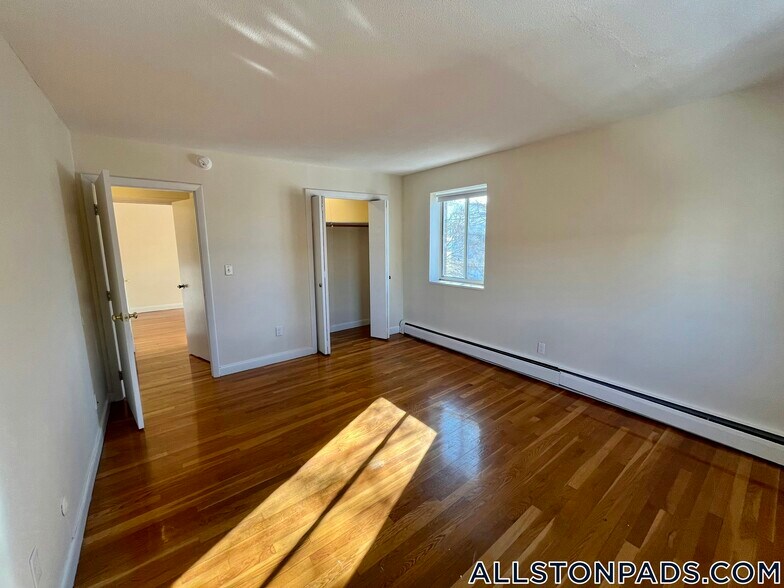 Building Photo - 90 Gardner St