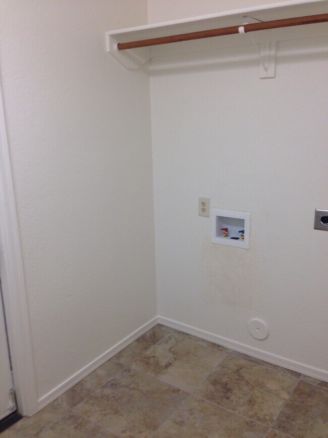 Building Photo - 2316 E Stottler Dr