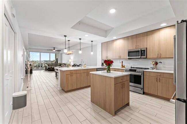Building Photo - 125 Island Way