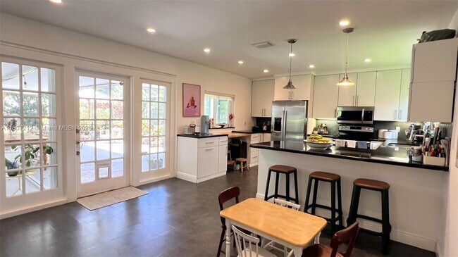 Building Photo - 12929 SW 60th Ave