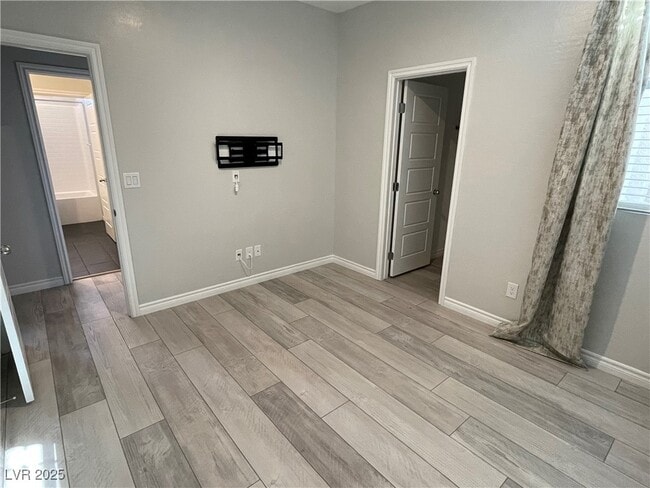 Building Photo - 600 Carriage Hill Dr