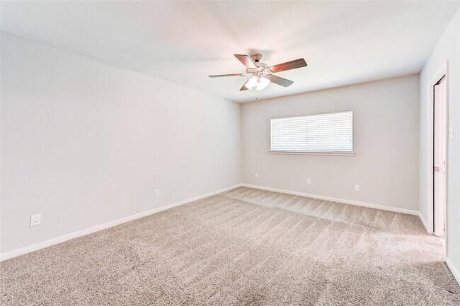 Building Photo - 5719 Willowbend Blvd