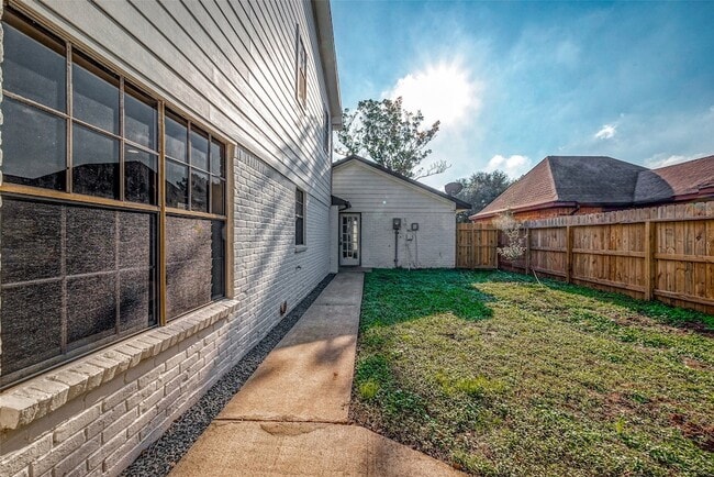 Building Photo - 3102 Glenn Lakes Ln