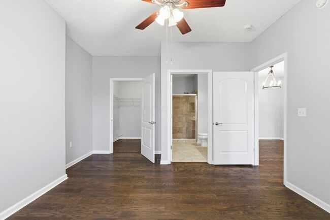 Building Photo - 7728 S Essex Gate Dr