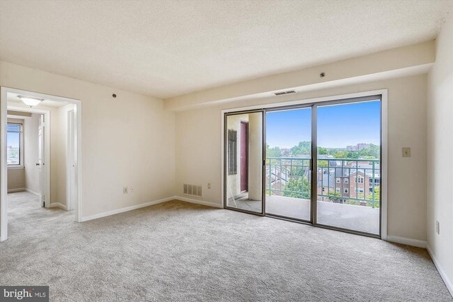 Building Photo - 505 E Braddock Rd