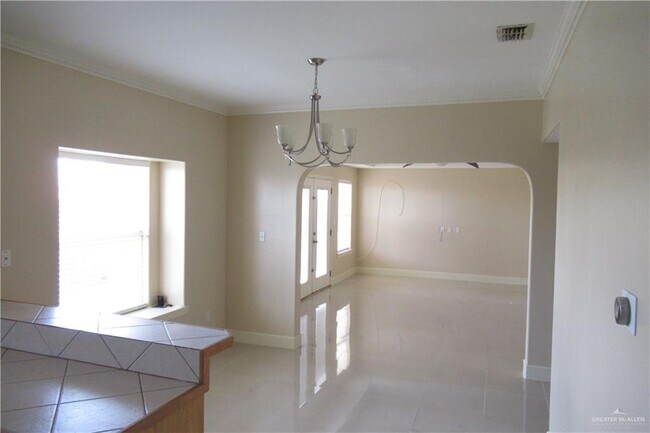 Building Photo - 33 Santa Teresa St